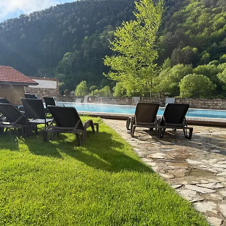 мия 3 свети спас